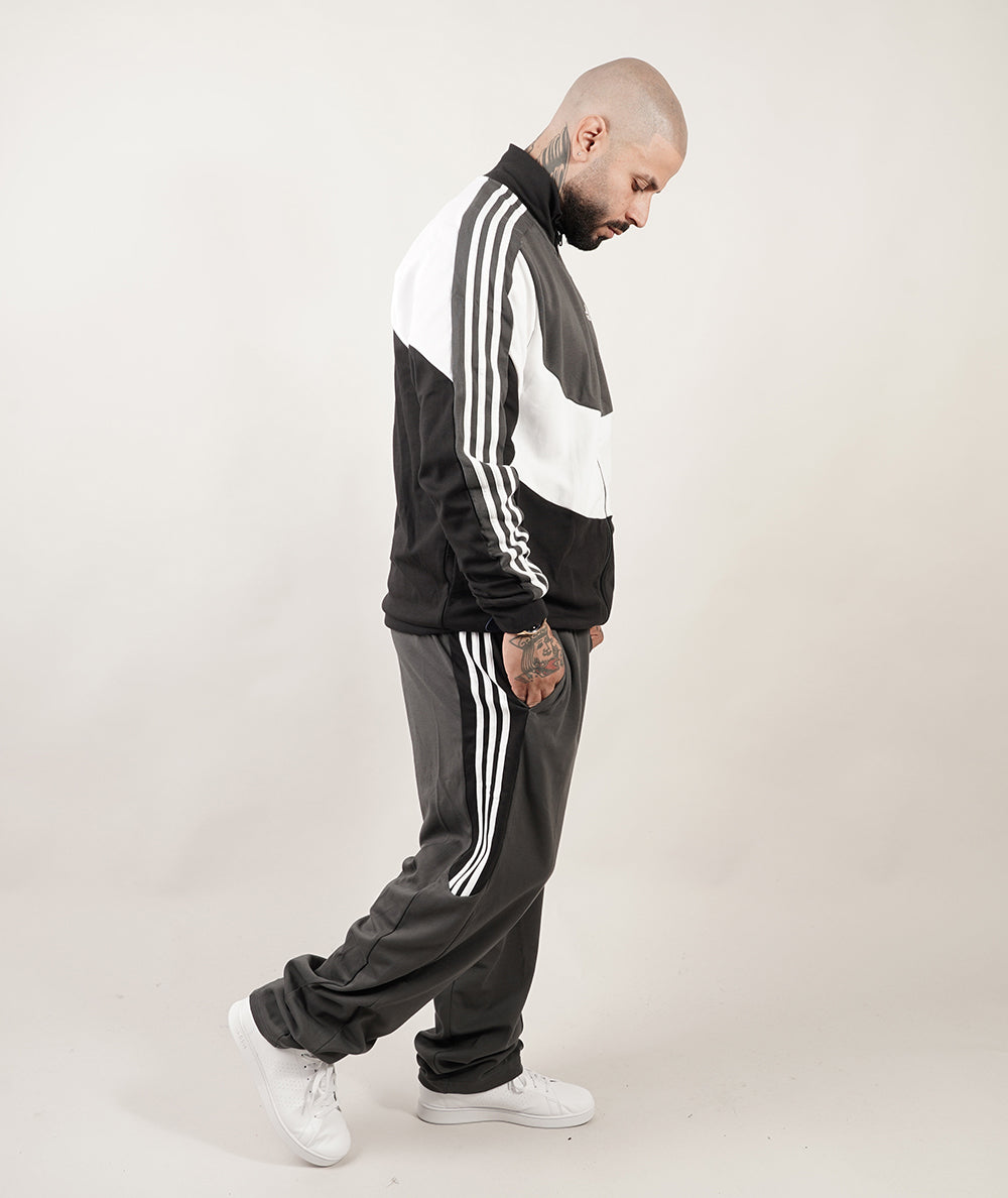 
                  
                    ADIDAS COLORBLOCK
                  
                