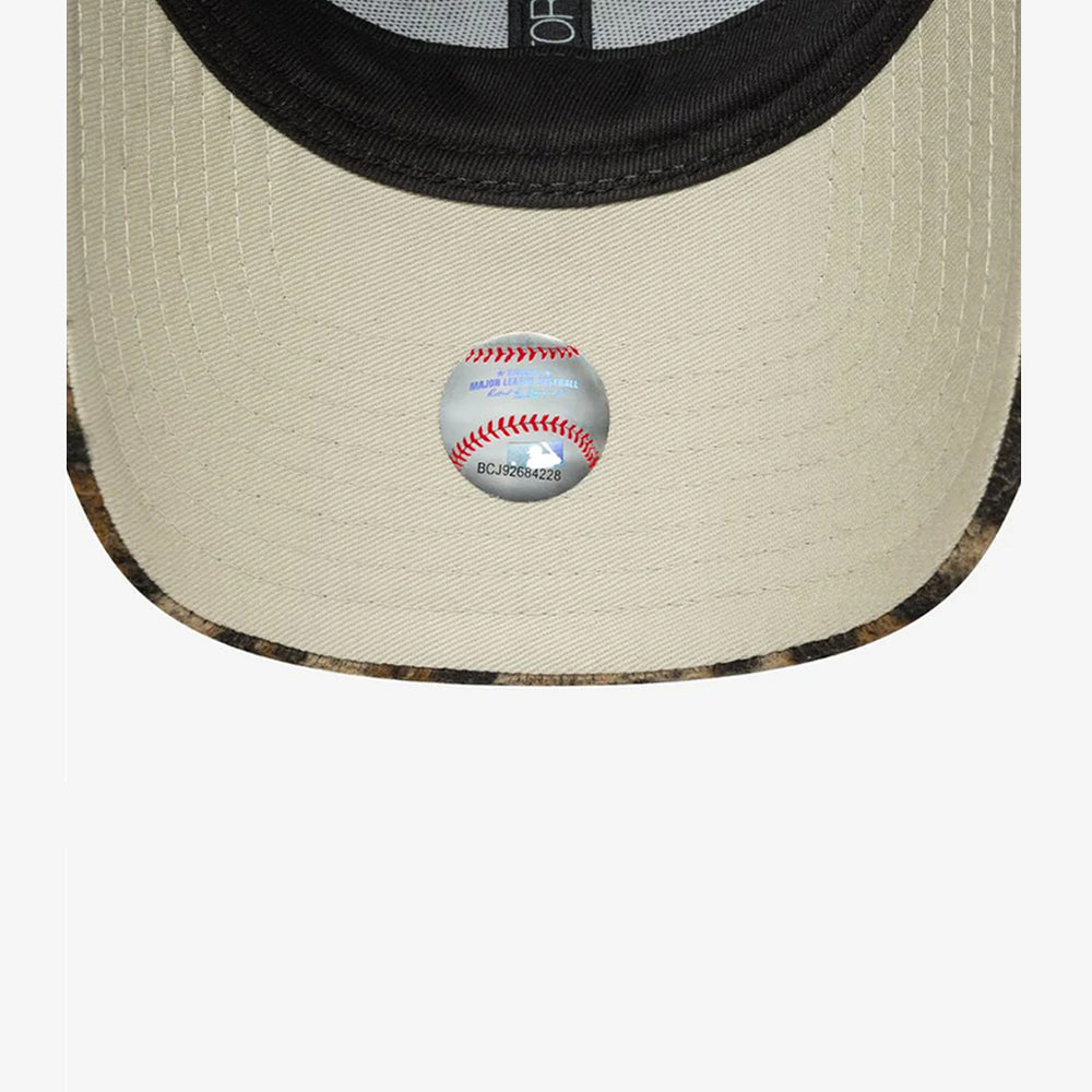 
                  
                    NEW ERA BERRETTO LEOPARD
                  
                