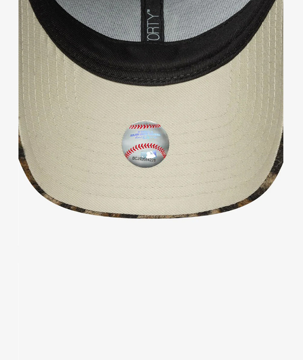 
                  
                    NEW ERA BERRETTO LEOPARD
                  
                