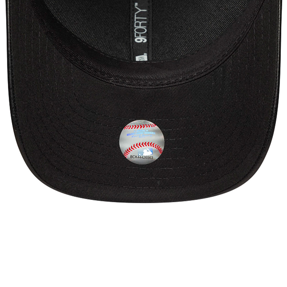 
                  
                    NEW ERA PU 9FORTY
                  
                
