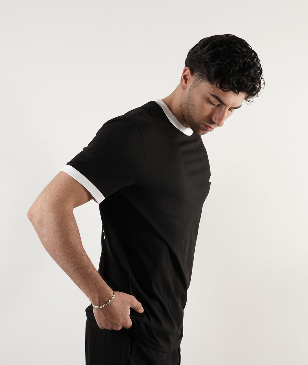 
                  
                    ELLESSE T  SHIRT STILE
                  
                
