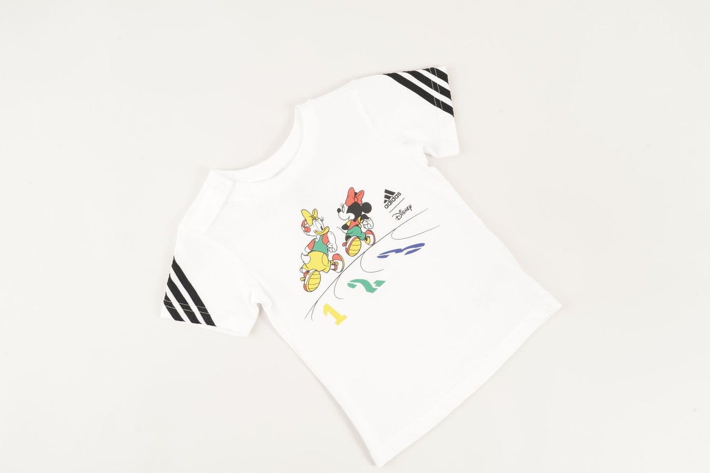
                  
                    ADIDAS SWEATSHIRT
                  
                