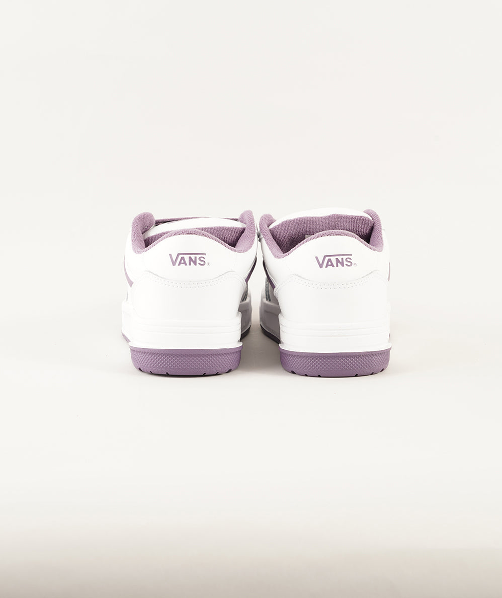 
                  
                    VANS HYLANE
                  
                