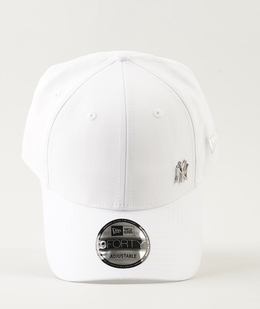 
                  
                    NEW ERA BERRETTO
                  
                