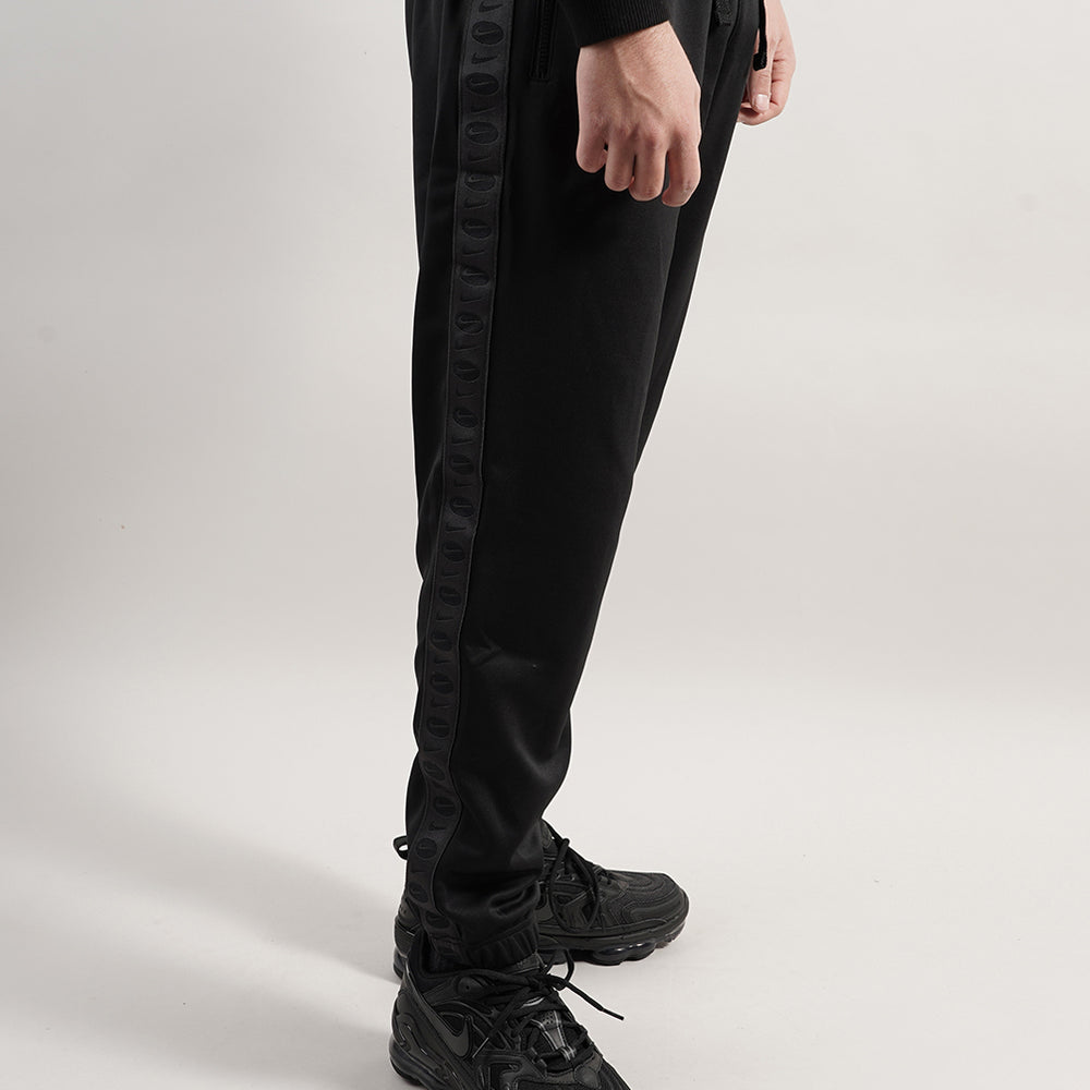 
                  
                    NIKE SPORTWEAR SWOOSH LEAGUE
                  
                