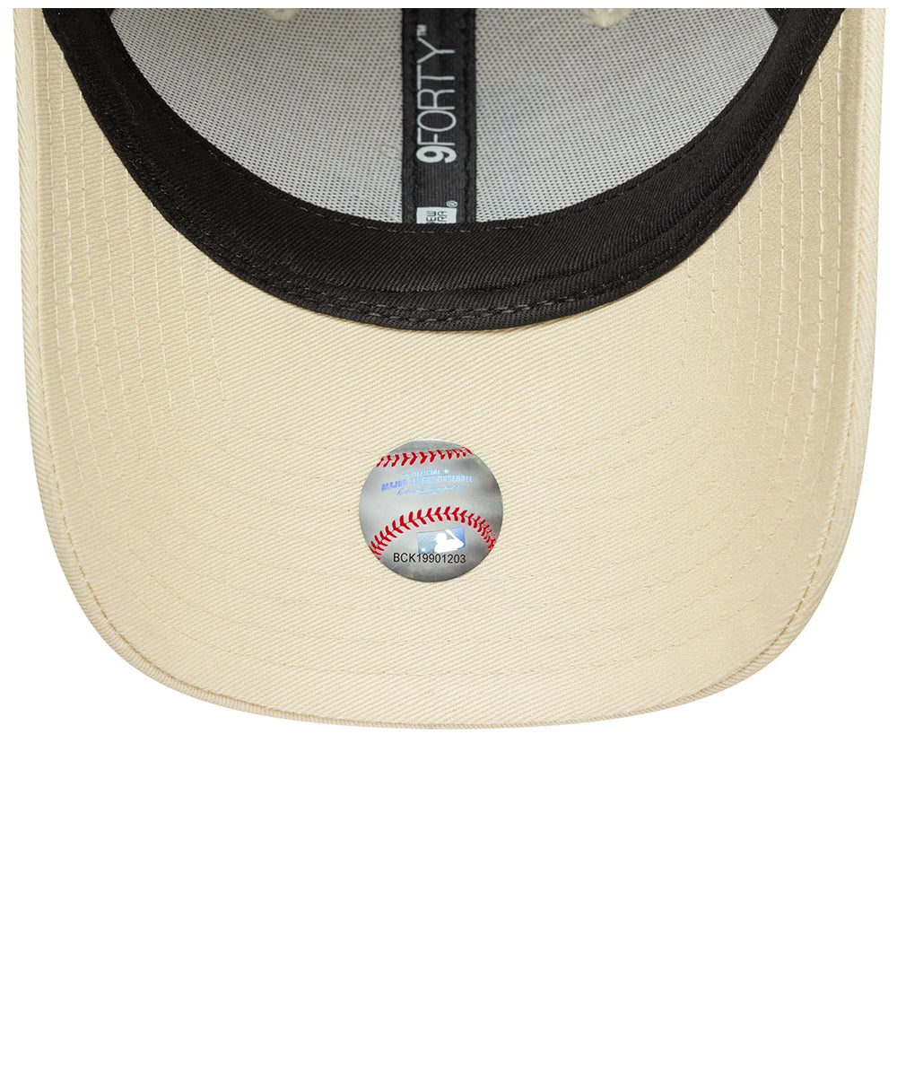 
                  
                    NEW ERA WMNS METTALIC
                  
                