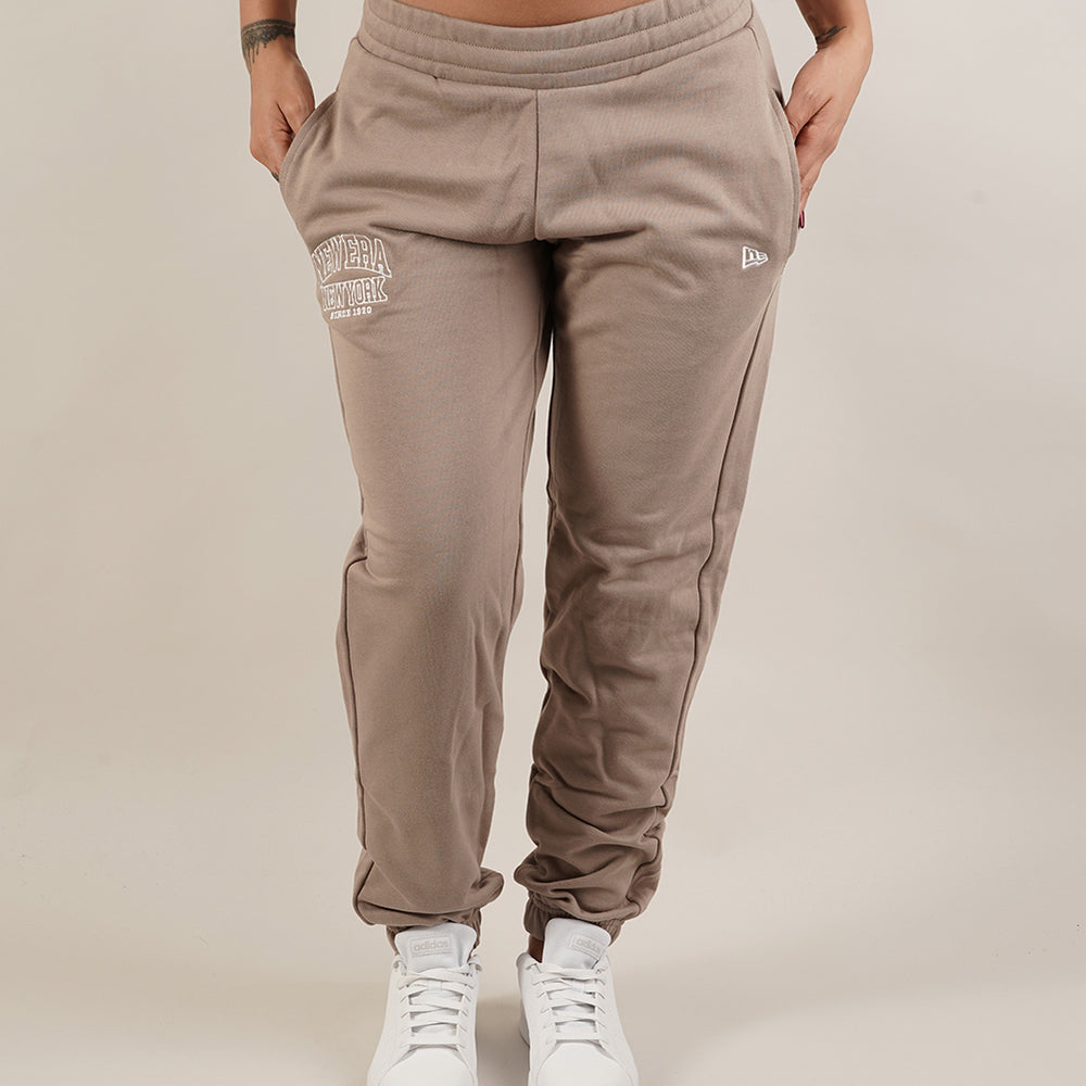 
                  
                    NEW ERA JOGGERS
                  
                