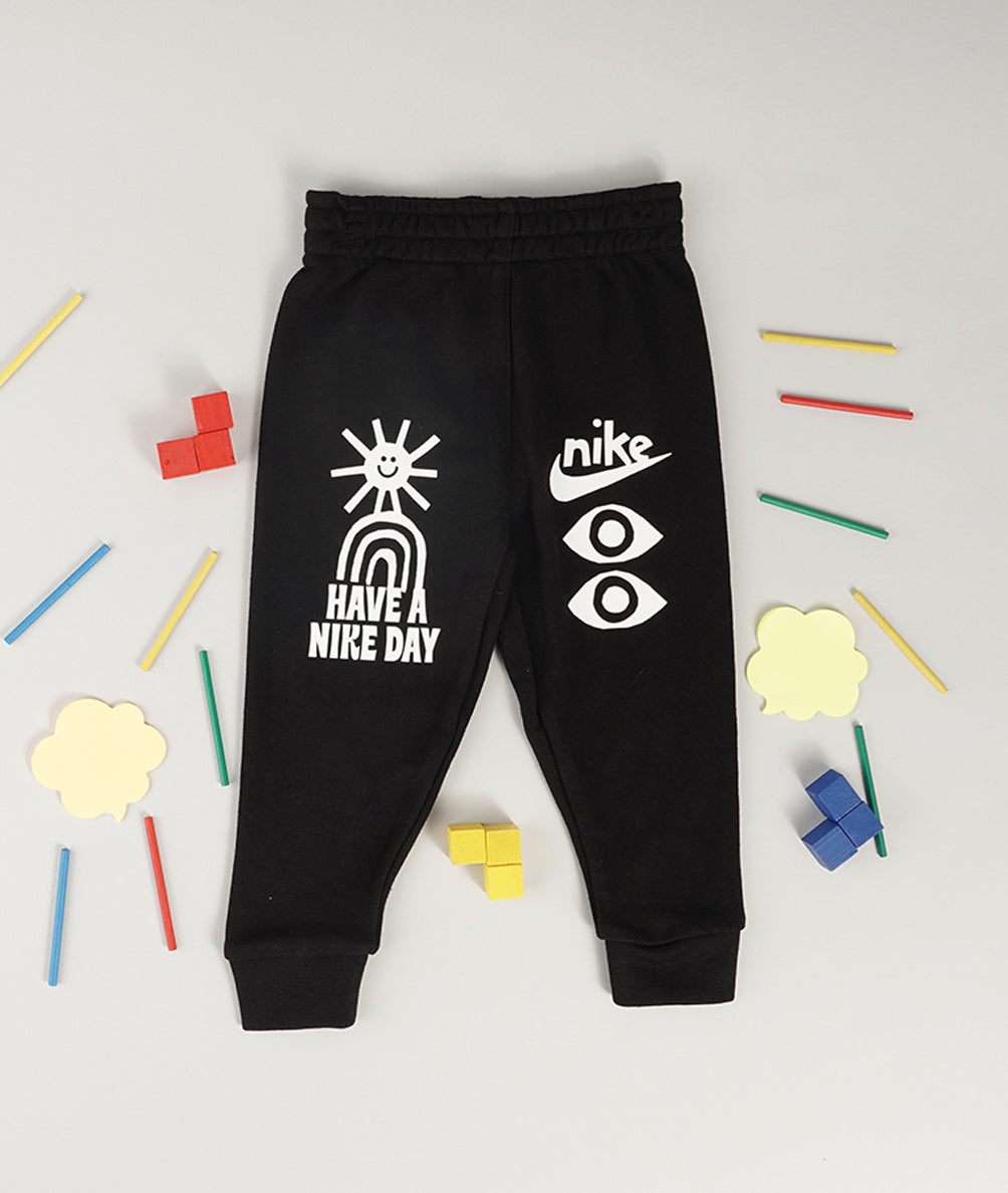 
                  
                    NIKE STATEMENT CREW
                  
                