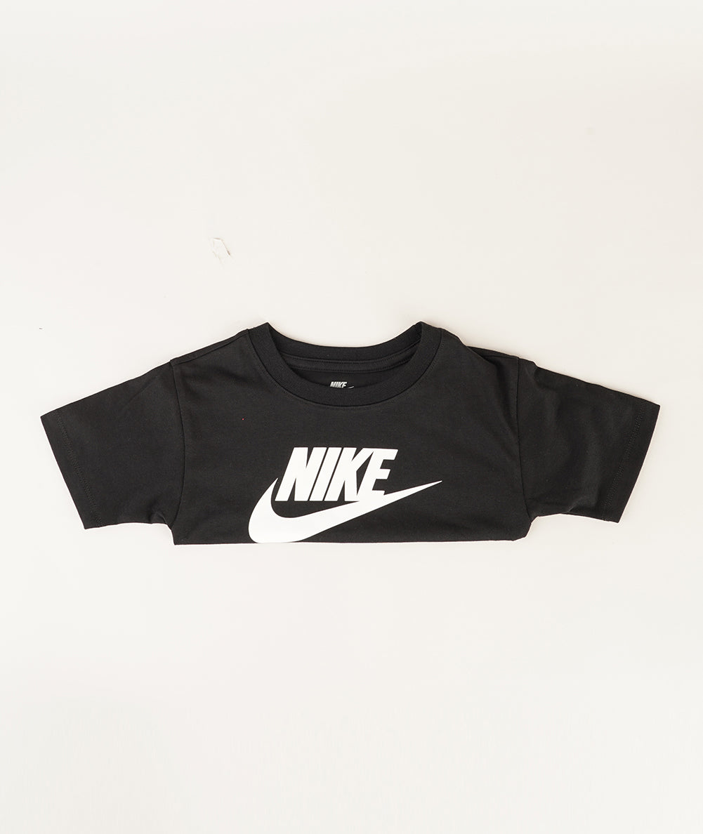 
                  
                    NIKE T-SHIRT BASIC
                  
                
