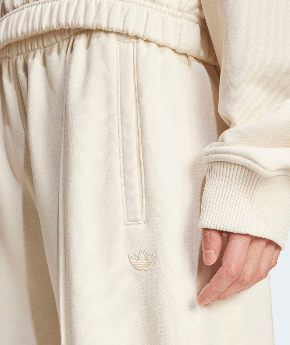 
                  
                    ADIDAS WIDE LEG  PANT
                  
                