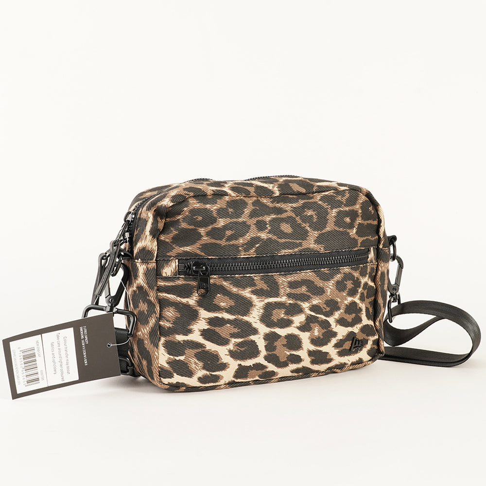 
                  
                    NEW ERA LEOPARD CANVAS
                  
                