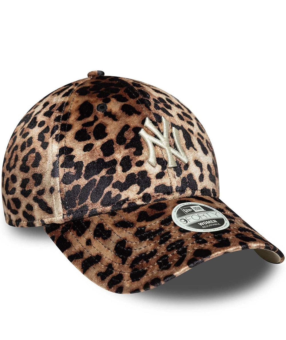 
                  
                    NEW ERA WMNS LEO VELOUR
                  
                