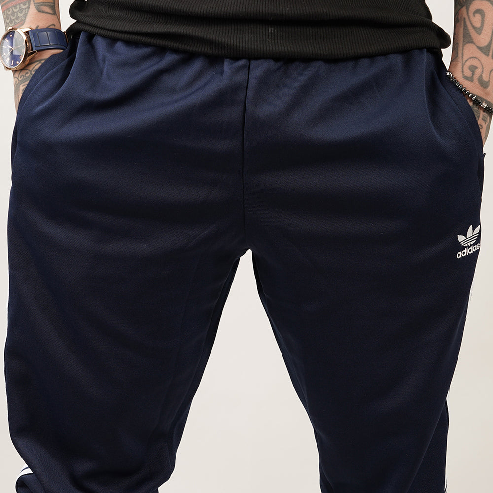 
                  
                    ADIDAS ADICOLOR CLASSICS
                  
                