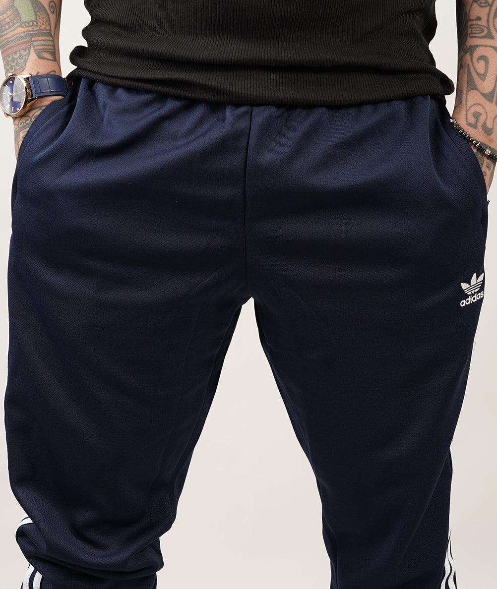 
                  
                    ADIDAS ADICOLOR CLASSICS
                  
                