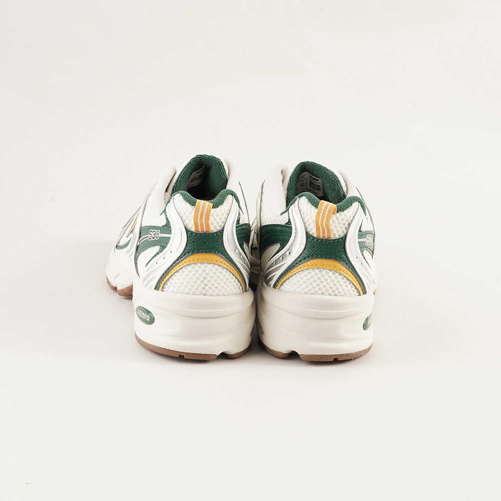 
                  
                    NEW BALANCE 530
                  
                