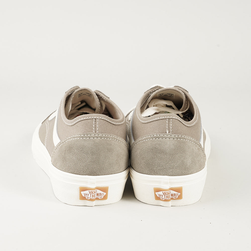 
                  
                    VANS OLD SKOOL TAPE
                  
                