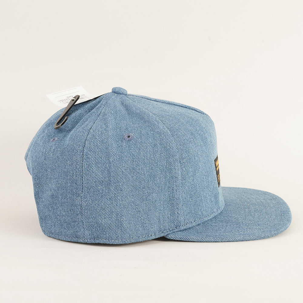 
                  
                    VANS RAVENNA SNAPBAC
                  
                