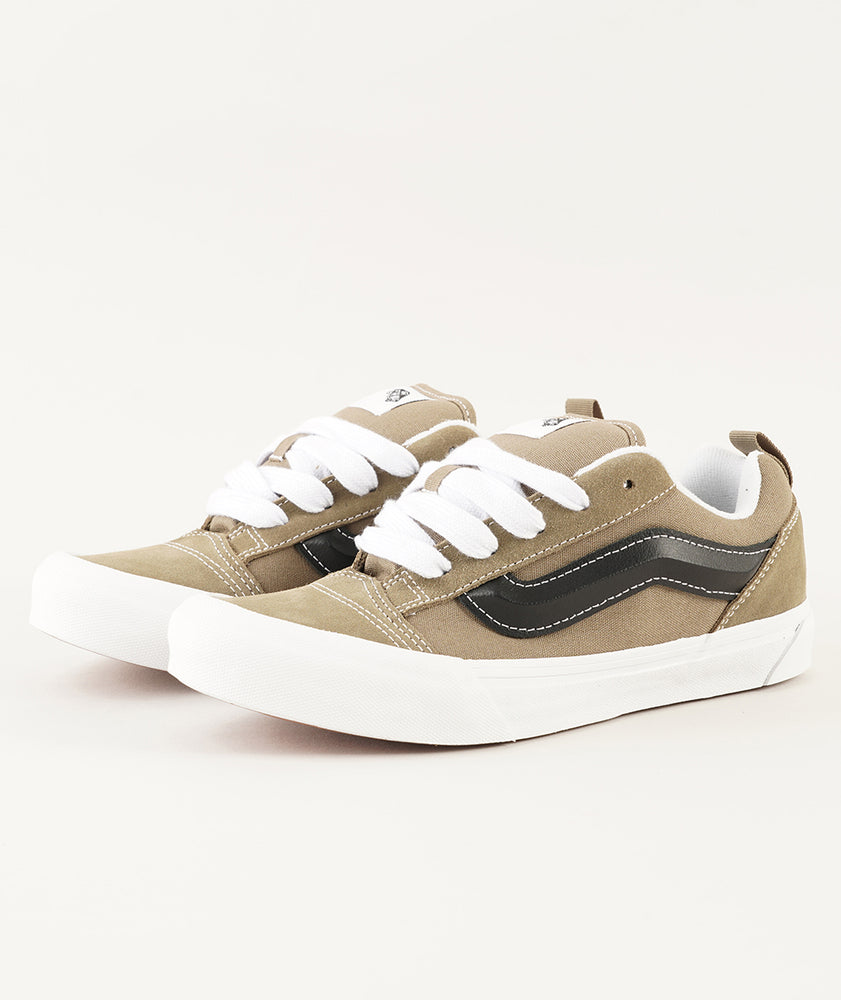
                  
                    VANS KNU SKOOL
                  
                