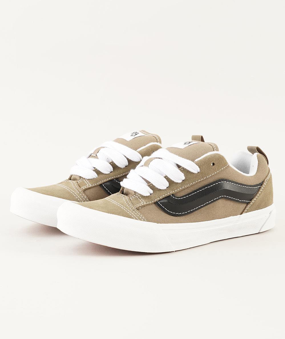 
                  
                    VANS KNU SKOOL
                  
                
