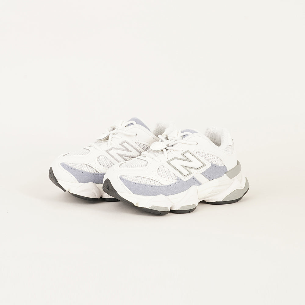 
                  
                    NEW BALANCE 9060
                  
                