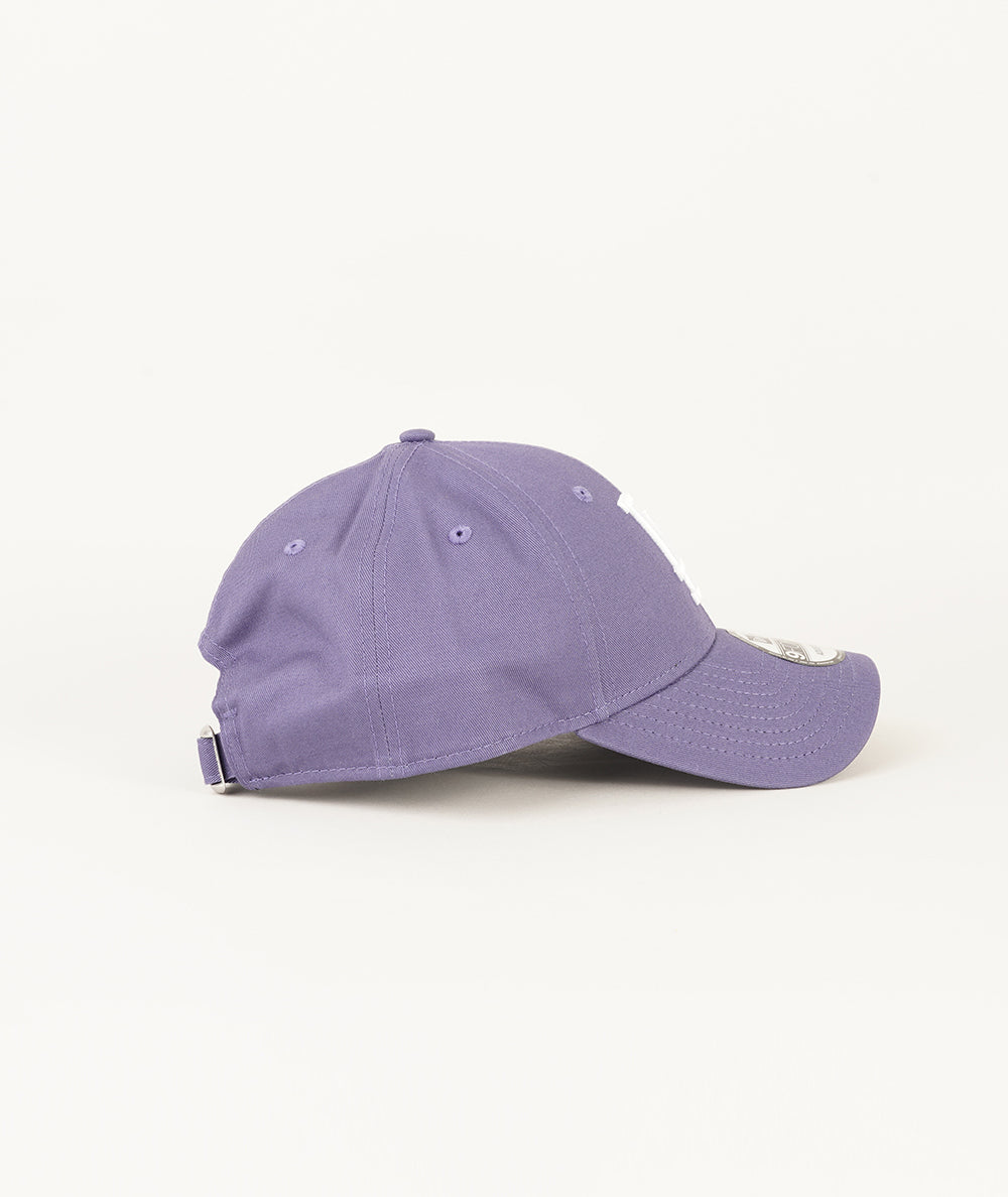 
                  
                    NEW ERA ACCESSORI
                  
                