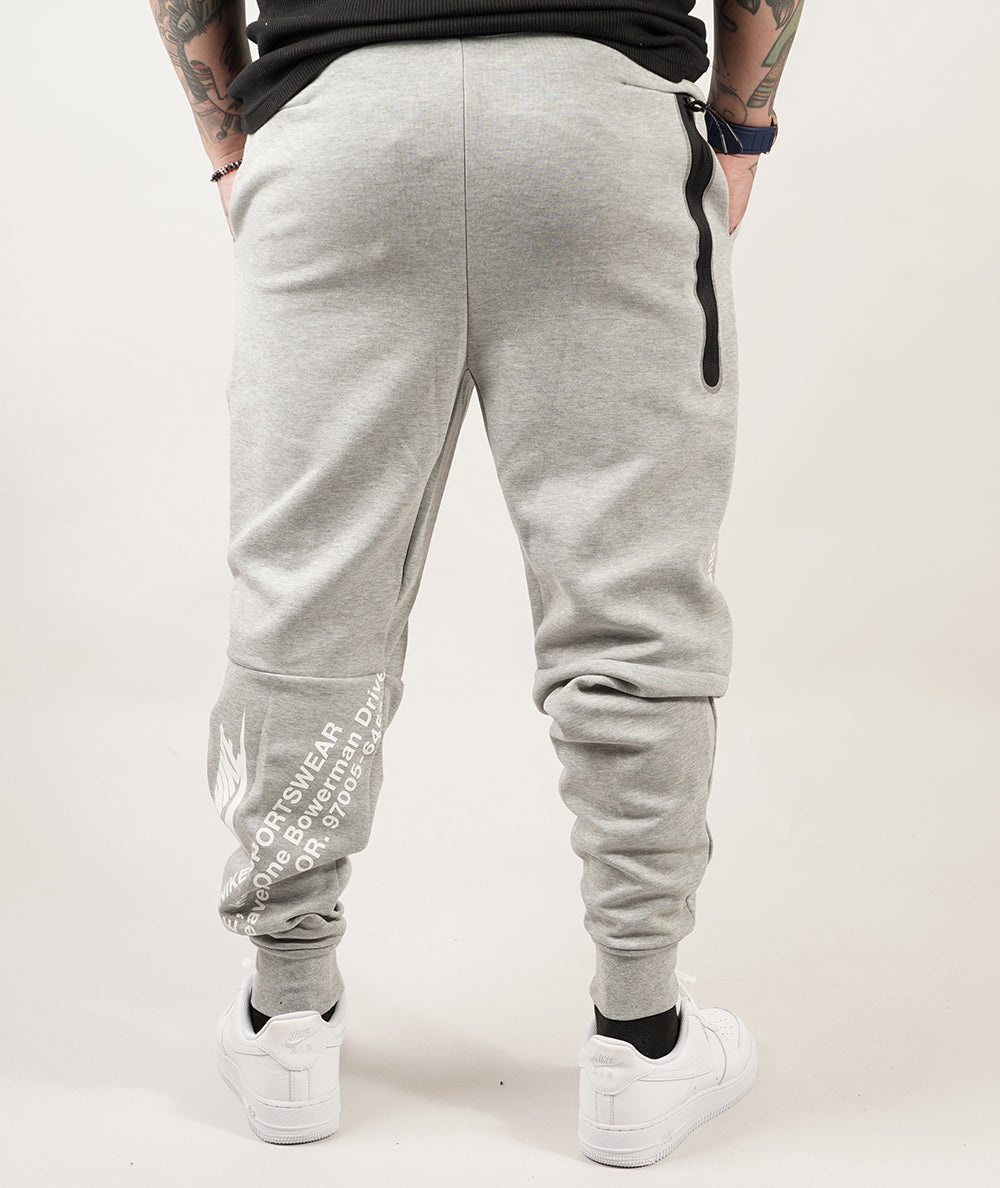 
                  
                    NIKE TECH FLEECE
                  
                