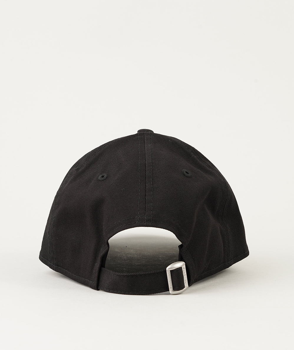 
                  
                    NEW ERA LEAGUE ESSENTIAL
                  
                