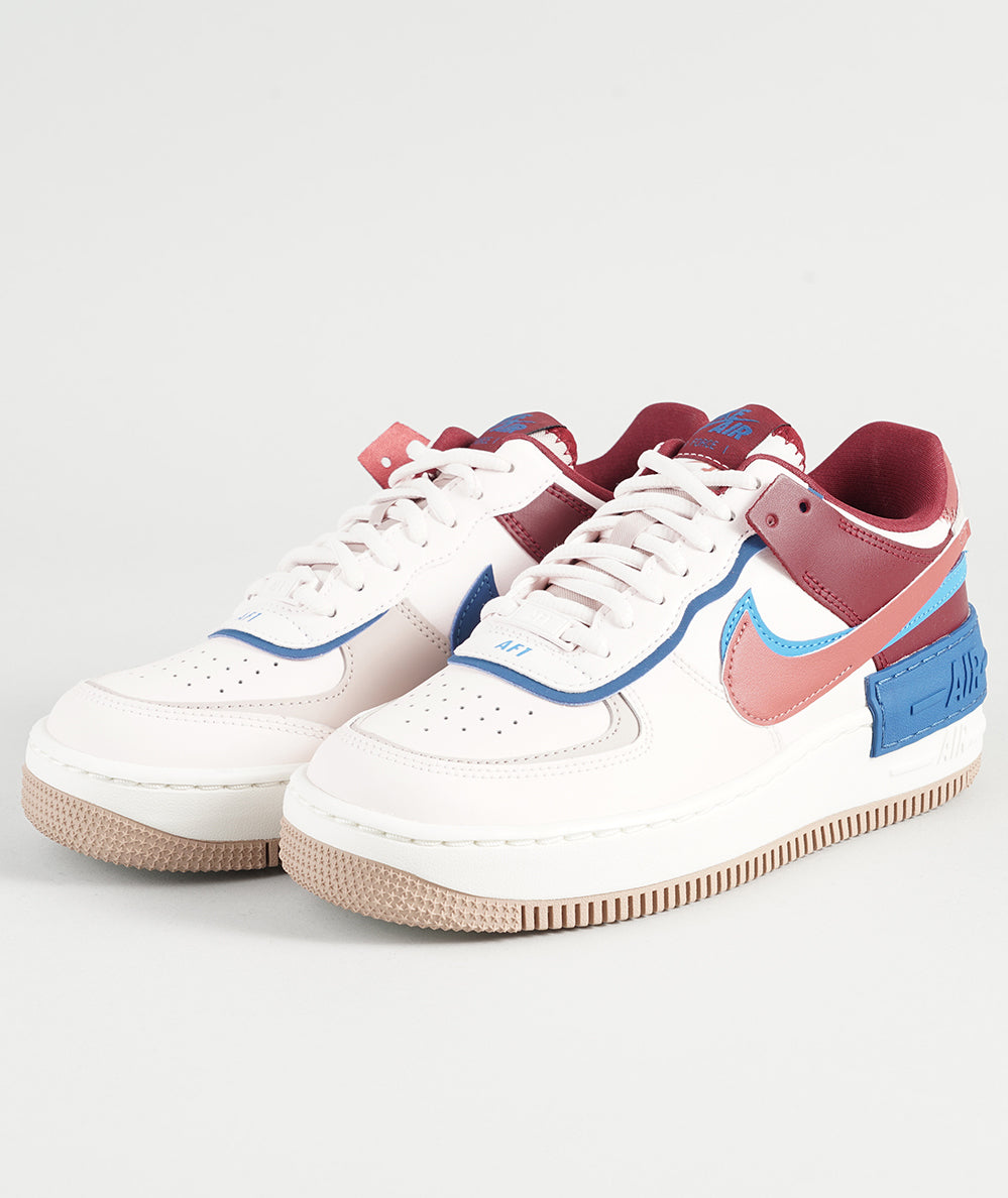 
                  
                    NIKE AIR FORCE 1 SHADOW
                  
                