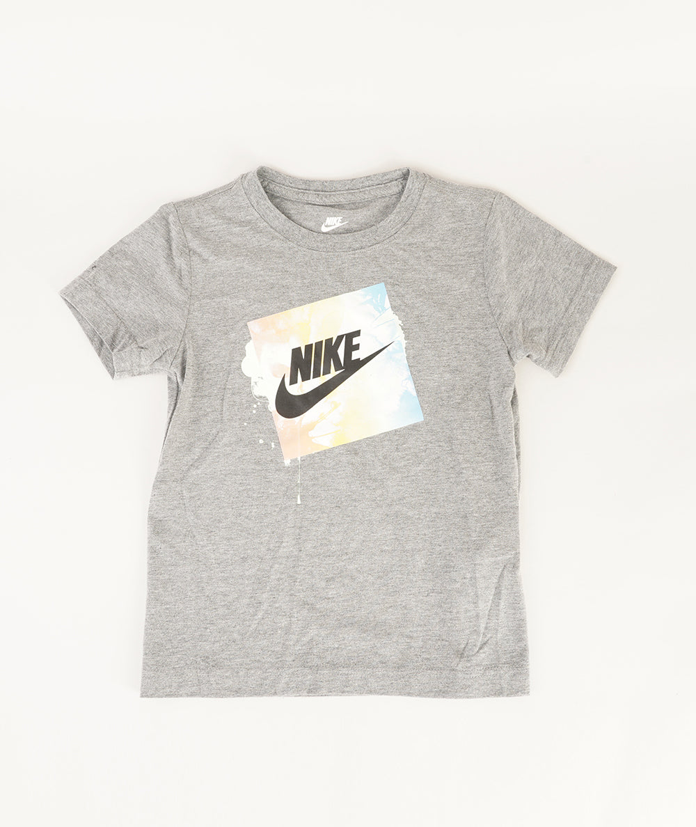 
                  
                    NIKE DAZE TEE
                  
                