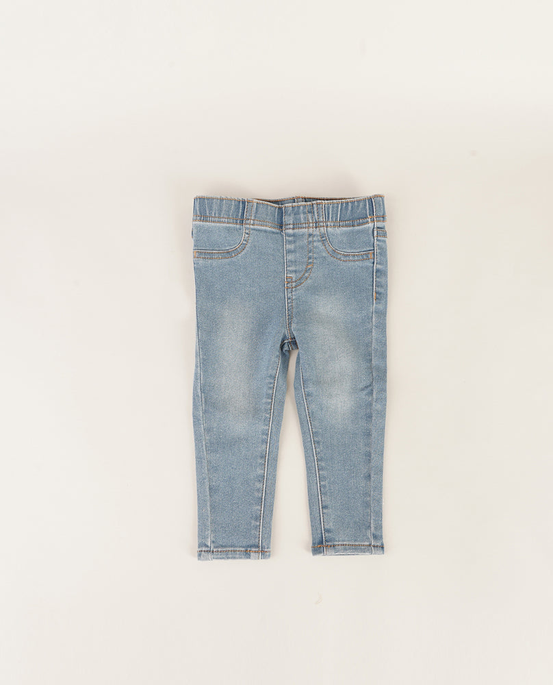 
                  
                    LEVI'S THREE PIECE SET
                  
                