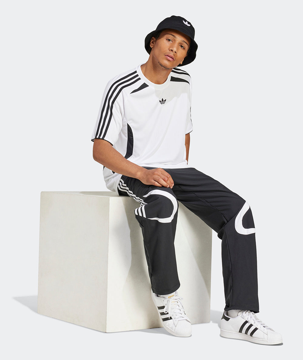 
                  
                    ADIDAS TEAMGEIST TP
                  
                