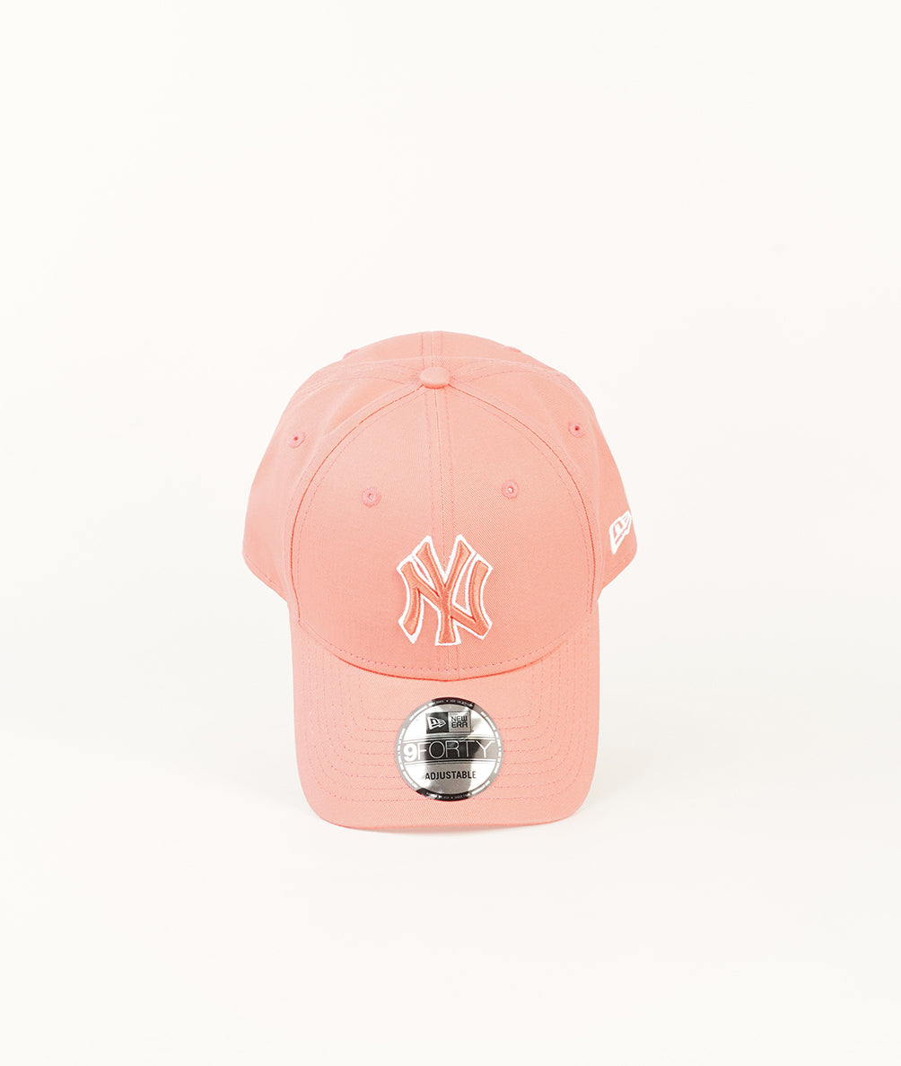 
                  
                    NEW ERA ACCESSORI
                  
                