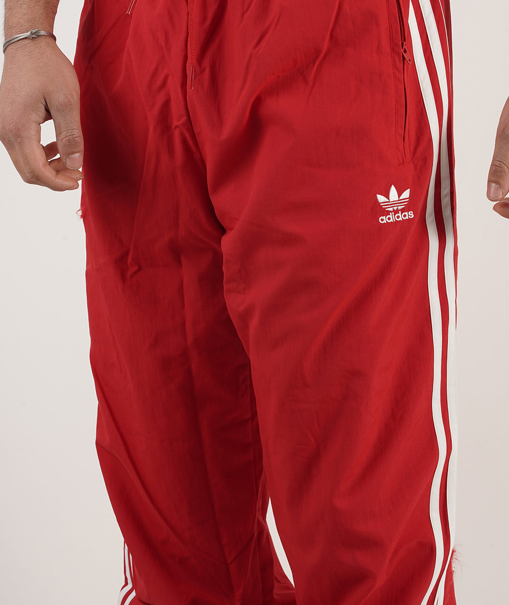 
                  
                    ADIDAS WOVEN FBIRD
                  
                