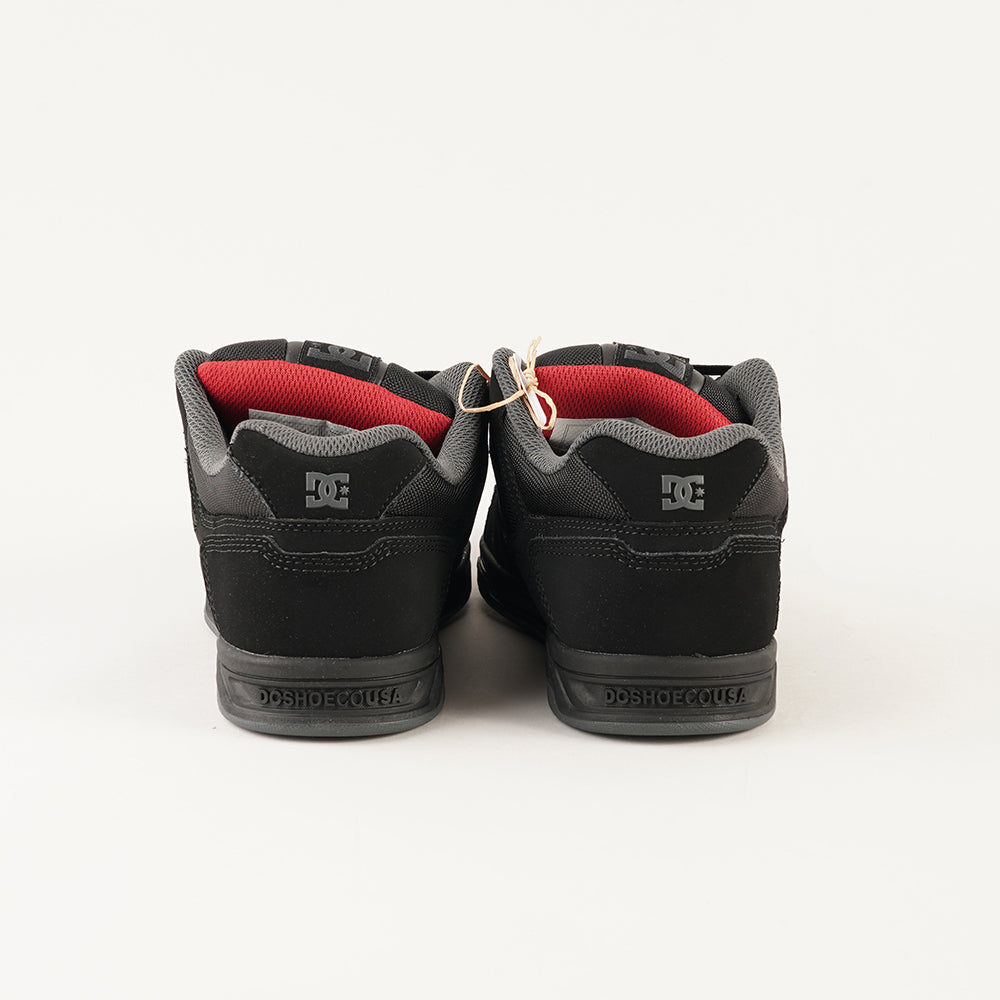 
                  
                    DCSHOECOUSA COURT GRAFFIK
                  
                