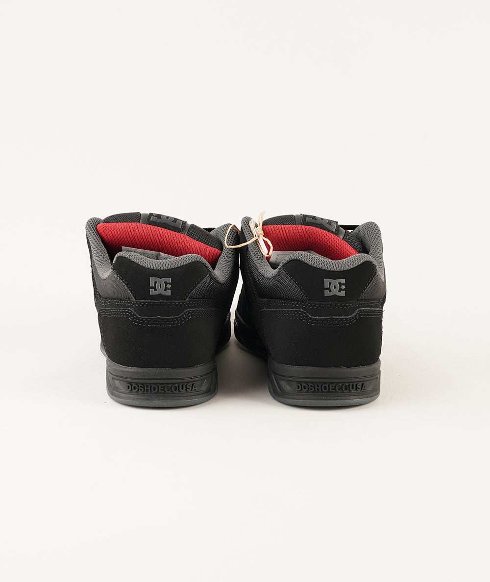 
                  
                    DCSHOECOUSA COURT GRAFFIK
                  
                
