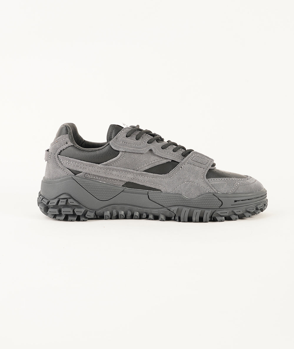 
                  
                    ELLESSE LSR LUXE
                  
                