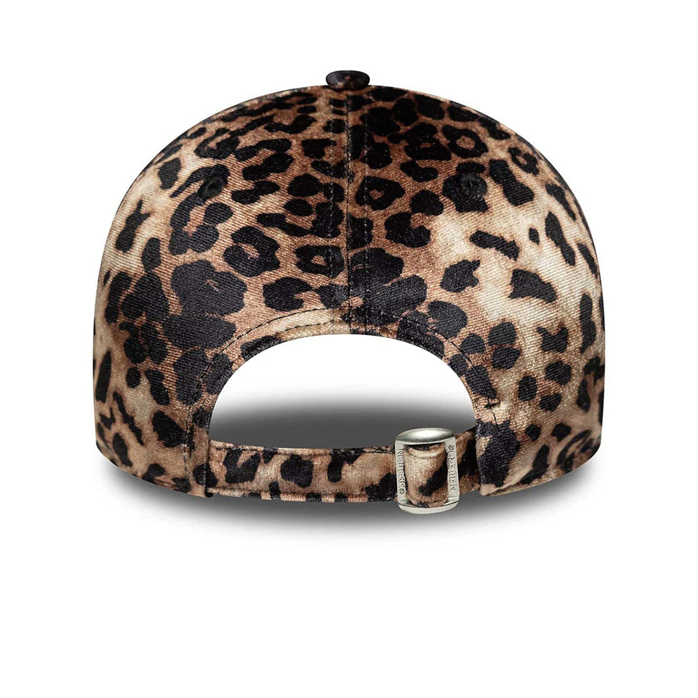 
                  
                    NEW ERA WMNS LEO VELOUR
                  
                
