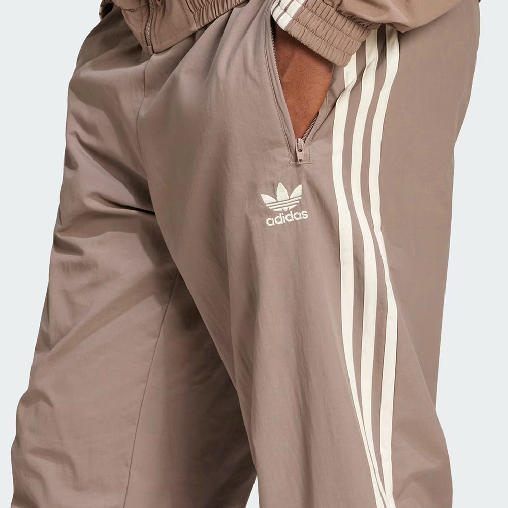 
                  
                    ADIDAS PANTALONI FIREBIRD
                  
                