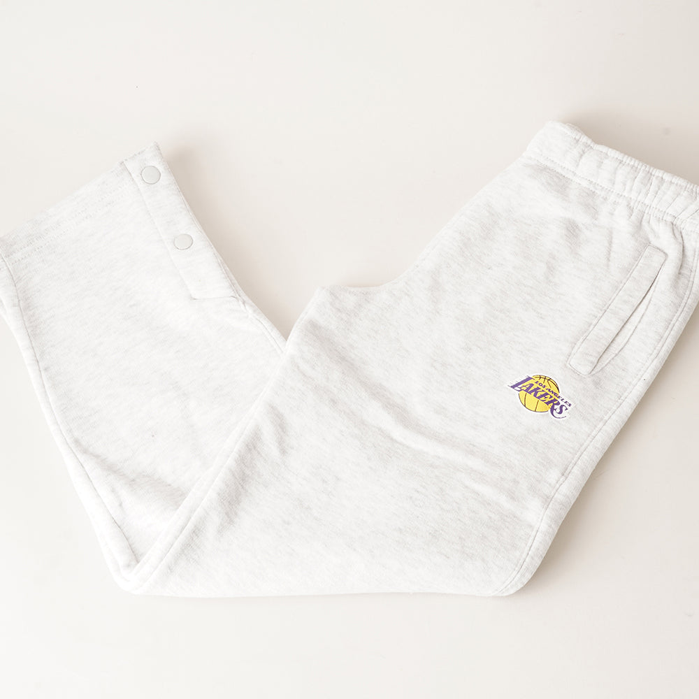 
                  
                    NBA PANTALONI NBA
                  
                
