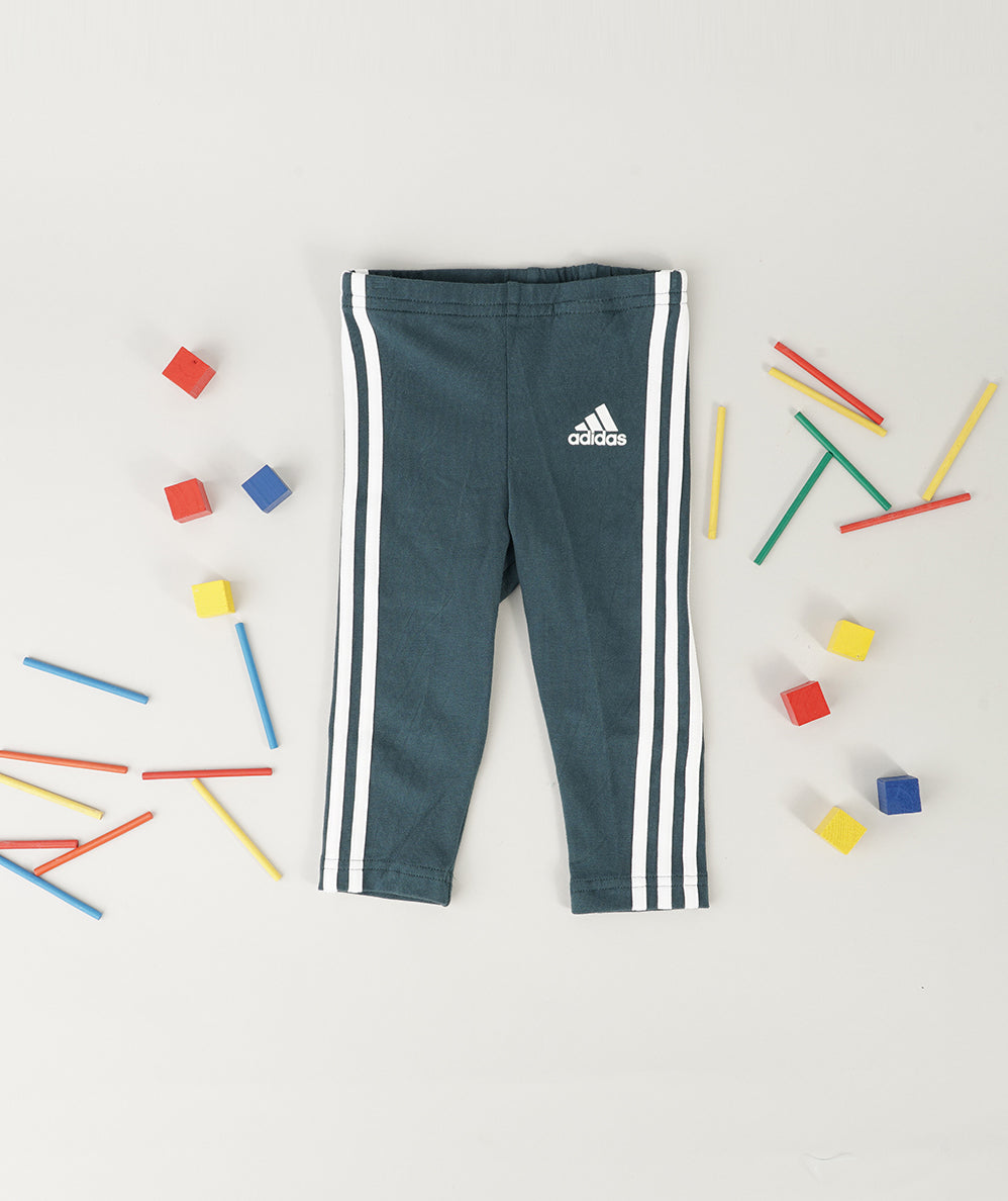 
                  
                    ADIDAS ADICOLOR ESSENTIALS FLEECE
                  
                