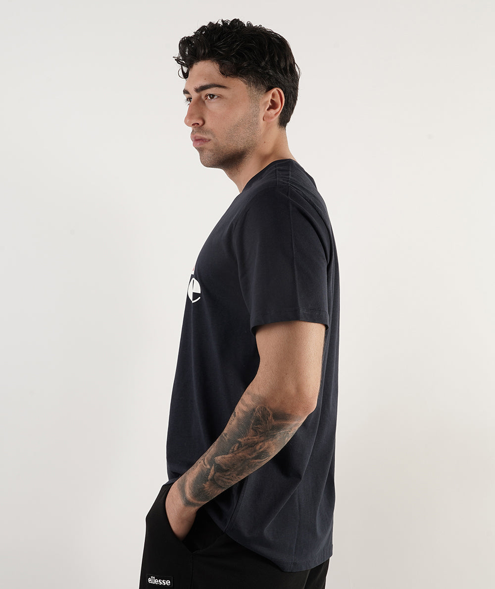 
                  
                    ELLESSE TSHIRT S
                  
                