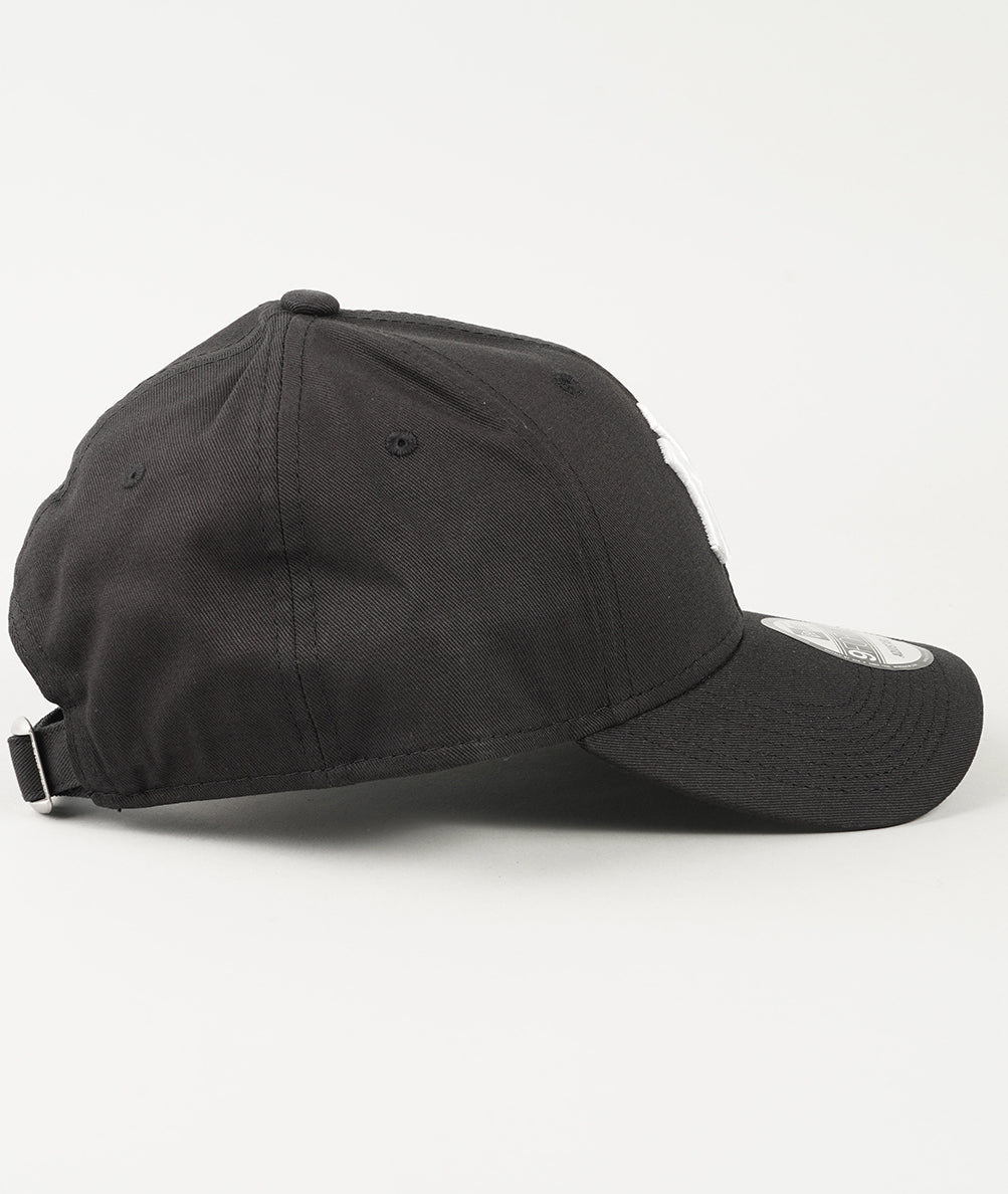 
                  
                    NEW ERA BERRETTO
                  
                