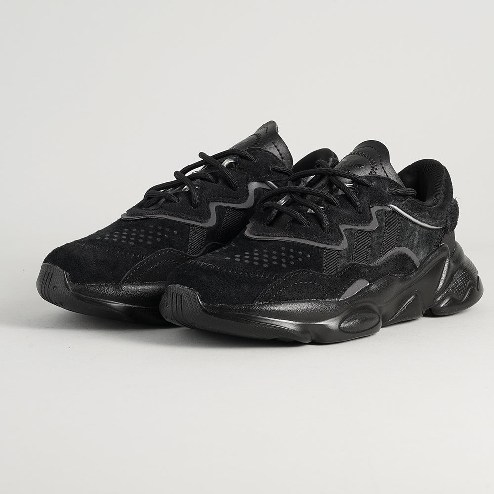 
                  
                    ADIDAS OZWEEGO
                  
                