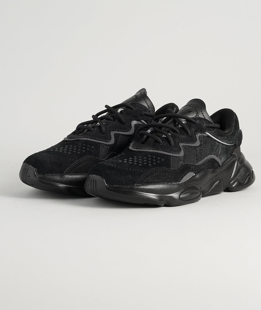 
                  
                    ADIDAS OZWEEGO
                  
                