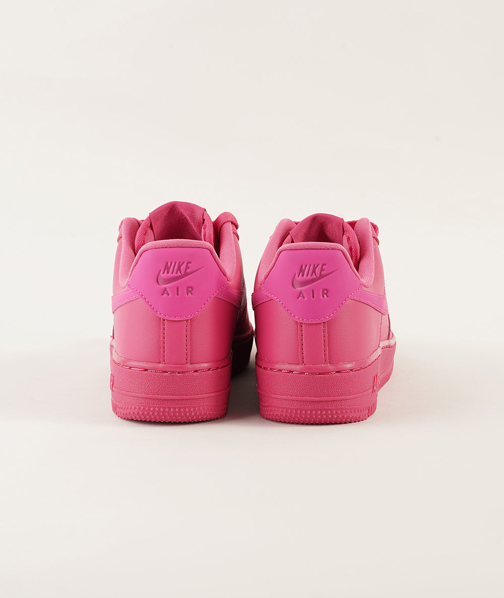 
                  
                    NIKE AF1
                  
                