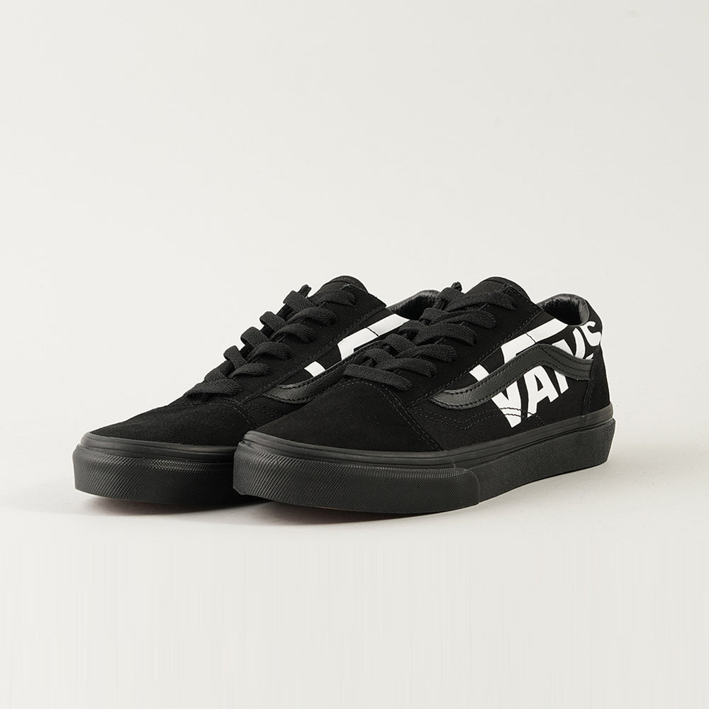 
                  
                    VANS OLD SKOOL
                  
                