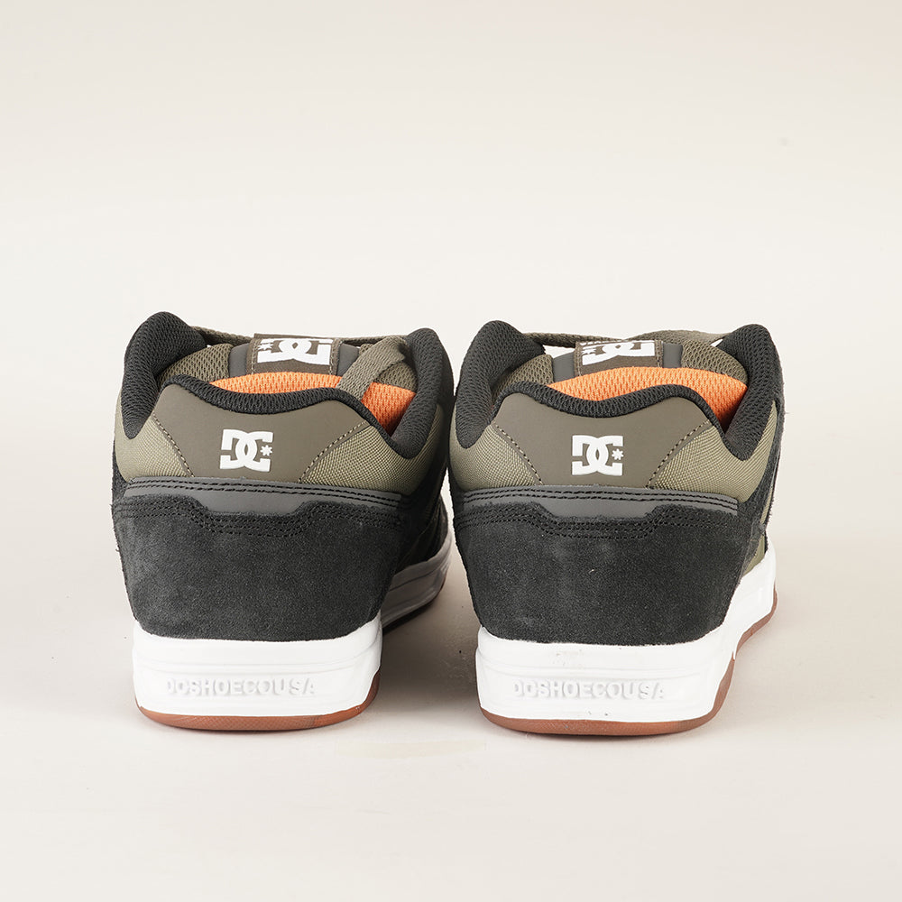 
                  
                    DCSHOECOUSA COURT GRAFFIK
                  
                