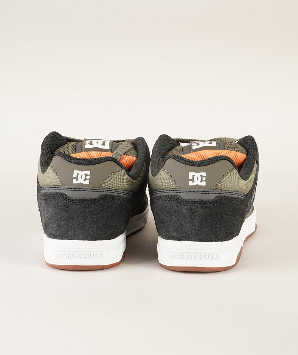 
                  
                    DCSHOECOUSA COURT GRAFFIK
                  
                