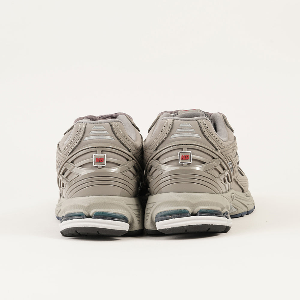 
                  
                    NEW BALANCE NEW BALANCE 1906
                  
                