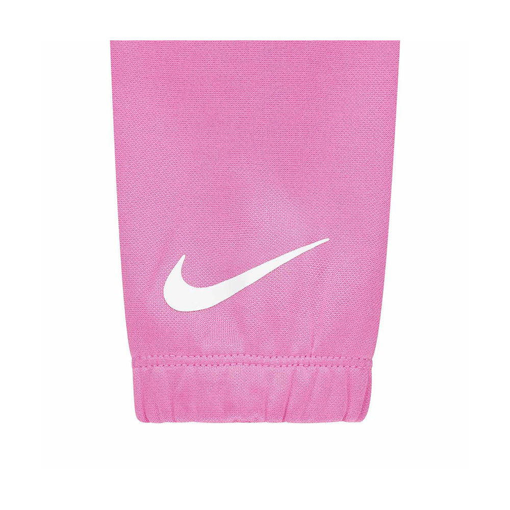 
                  
                    NIKE SWOOSH ESSENTIALS
                  
                